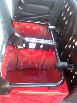 Prostor pod sedeži v kabini