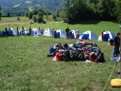 Postavljanje šotorov se približuje koncu