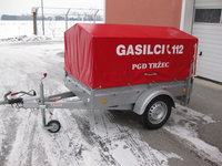 lahki priklopnik znamke TPV, letnik 1995, NDM 750 kg, opremljen z naletno zavoro, ročno zavoro ter podpornim kolesom. V gasilske namene preurejen kot PMB v letu 2009