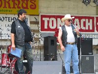 Jah no, nekdo mora tudi &amp;quot;nakladati&amp;quot;, čeprav v zelo omejenem (in slabo plačanem) okviru...:(