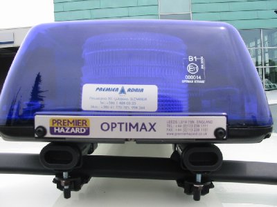 Slika na policijskem Focusu- številka 000014 pripada sv. bloku Optimax z dvema rot. lučema- in ne Optimax strobe-ta homologacije sploh nima- kako je tukaj s ponarejanjem presodite sami